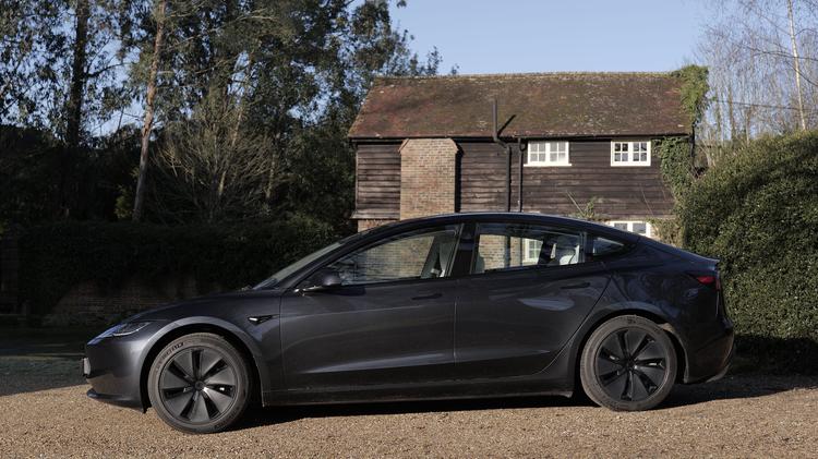 TESLA MODEL 3 SALOON Premium Long Range AWD 85kWh 4dr Auto